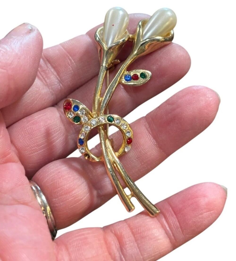 Vintage Gold Tone Calla Lily Brooch Faux Pearl Floral Rhinestone Statement Pin